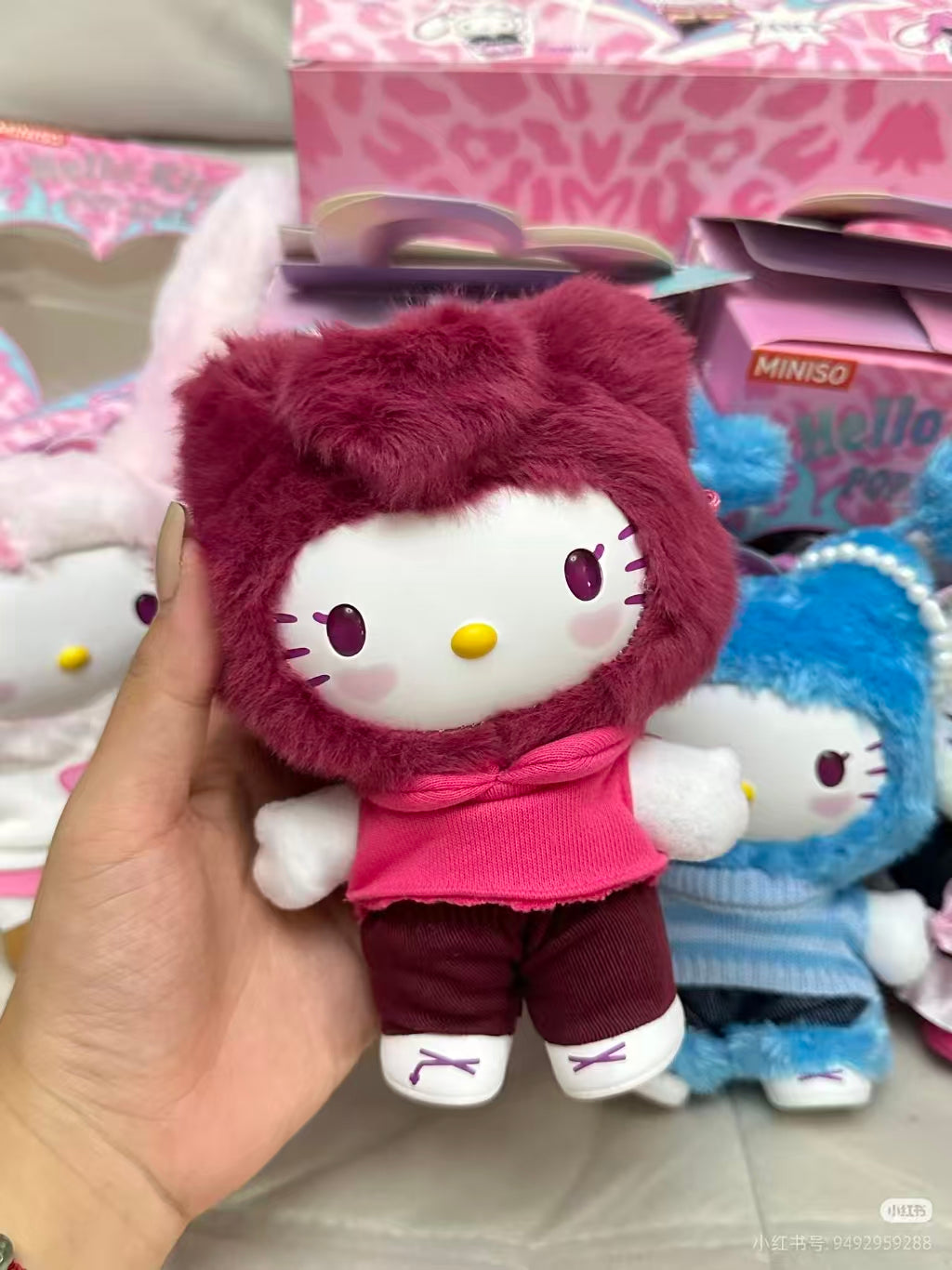 Sanrio Characters Pop Star-Hello Kitty Vinyl Plush surprise box